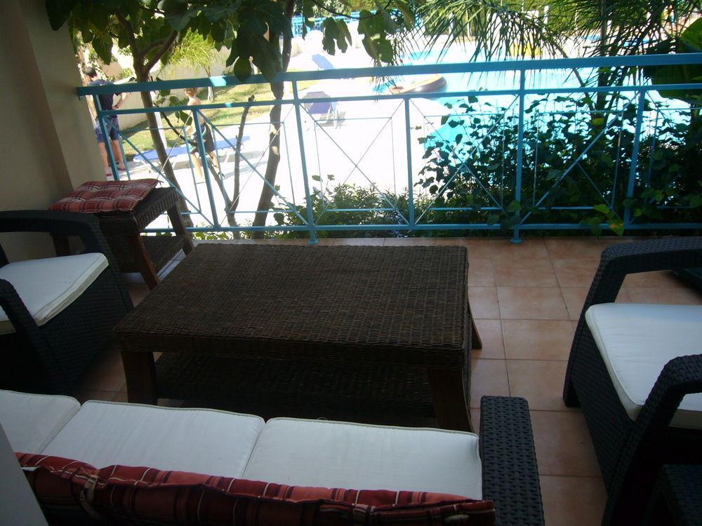 Blue Oasis Gardens Apartamento Limassol Exterior foto