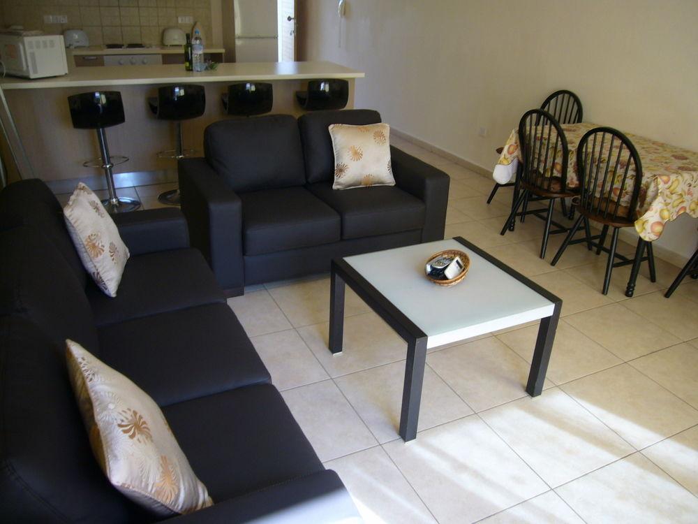 Blue Oasis Gardens Apartamento Limassol Exterior foto