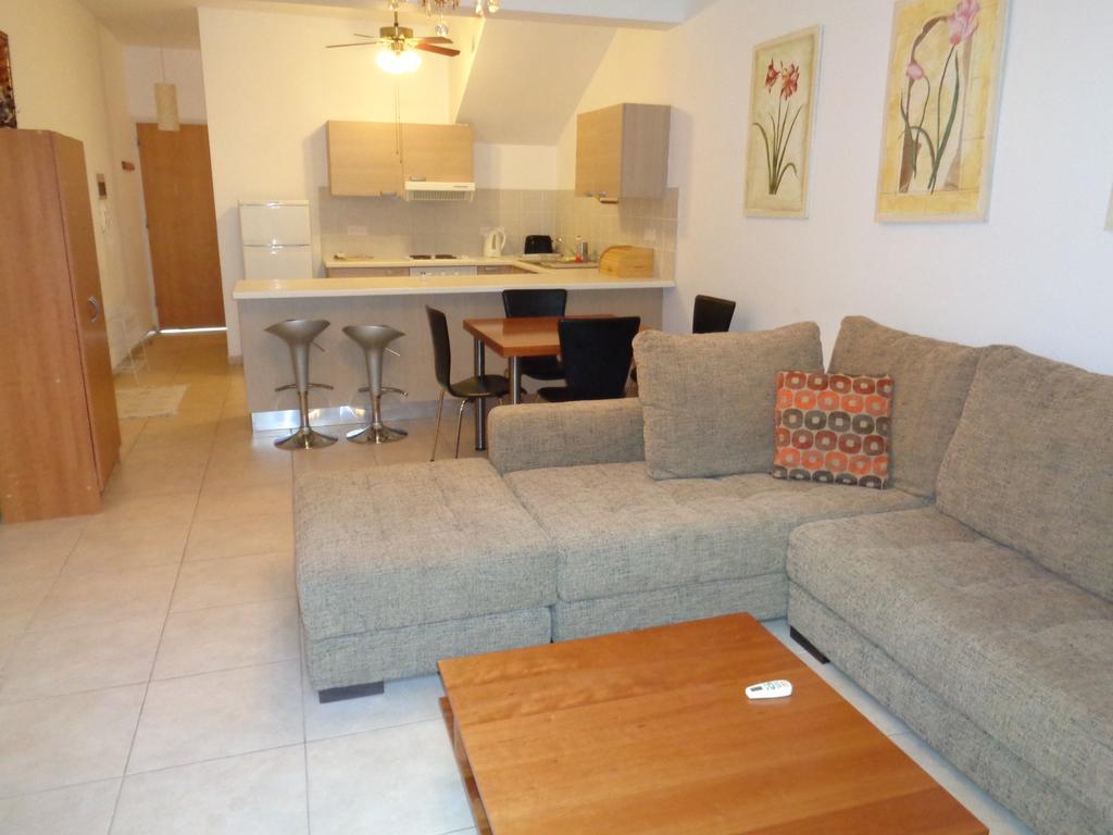 Blue Oasis Gardens Apartamento Limassol Exterior foto