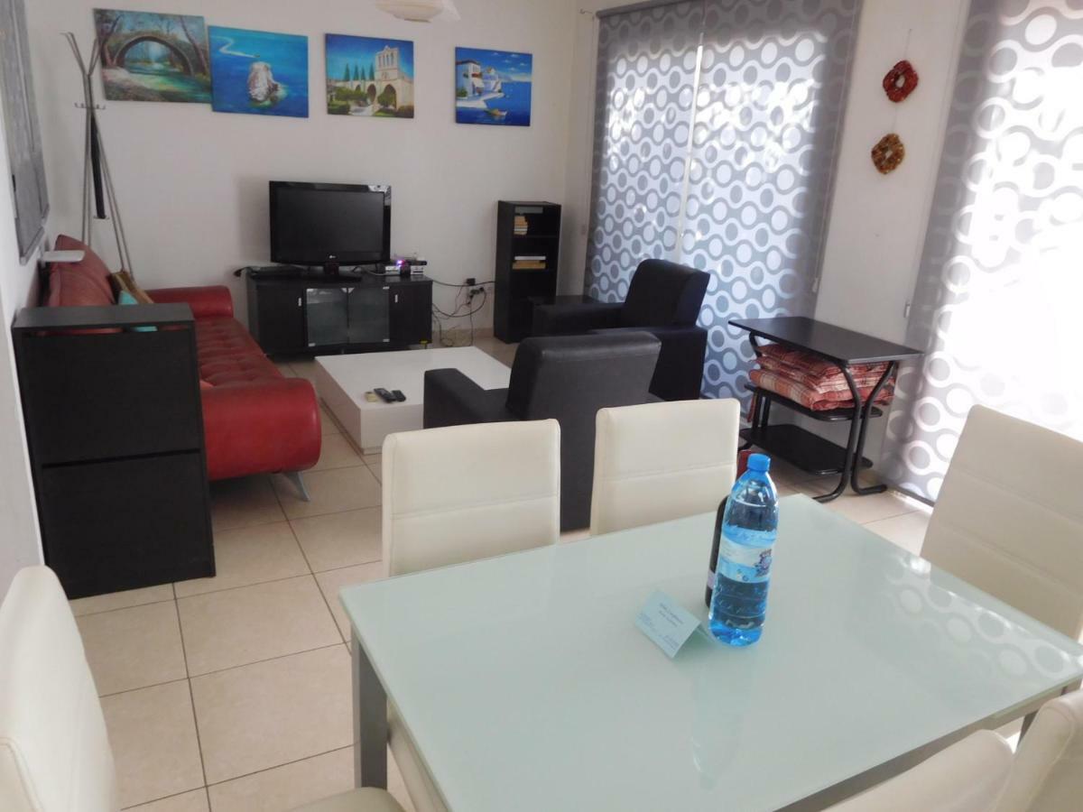 Blue Oasis Gardens Apartamento Limassol Exterior foto